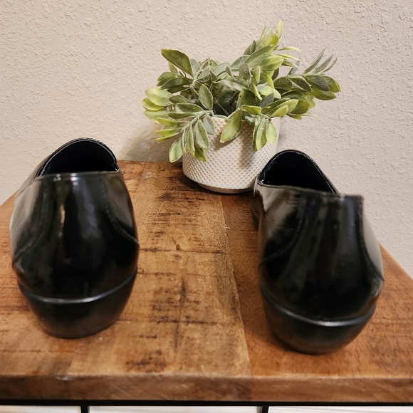 Dansko Black Patent Leather Loafers Size 38 - Picture 8 of 10